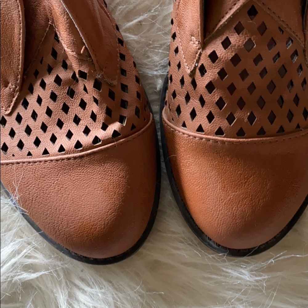 Shoes - Picture 5 of 5